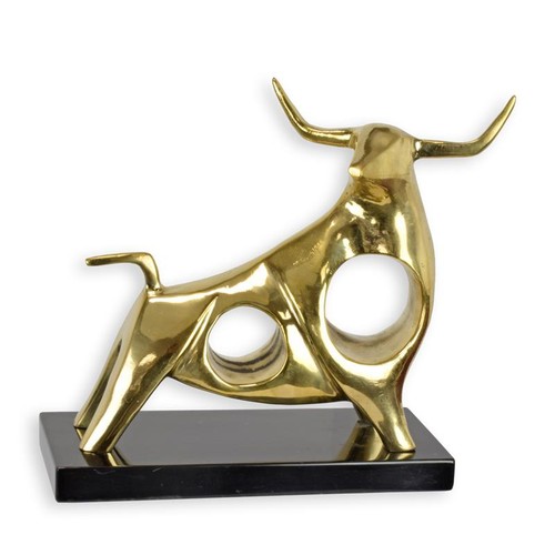 Moderne goldfarbene