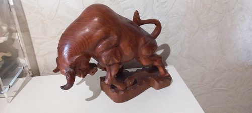 Alte büffel stier figur aus - alte,