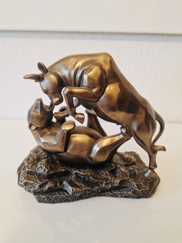 Bulle bär bronzefigur - bulle,